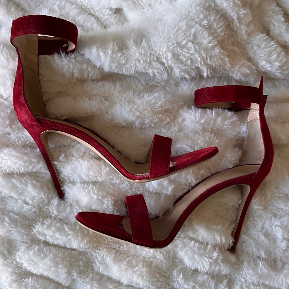 Gianvito Rossi Portifino 105’ Ruby Red Suede Sandals size 40